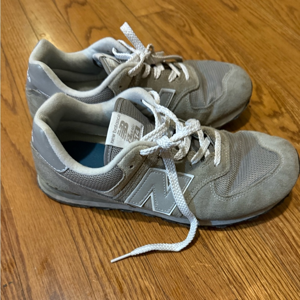 New Balance Kids Sneakers in Gray and White - Picture 8 of 11